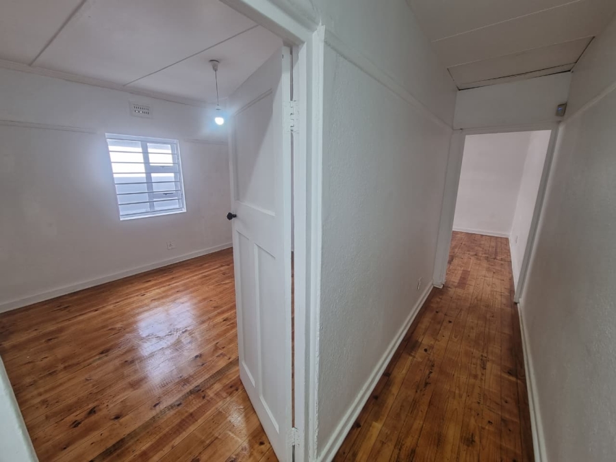 To Let 2 Bedroom Property for Rent in Lansdowne Western Cape